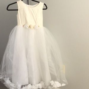 Melody flower petal tulle dress .Size 9-10